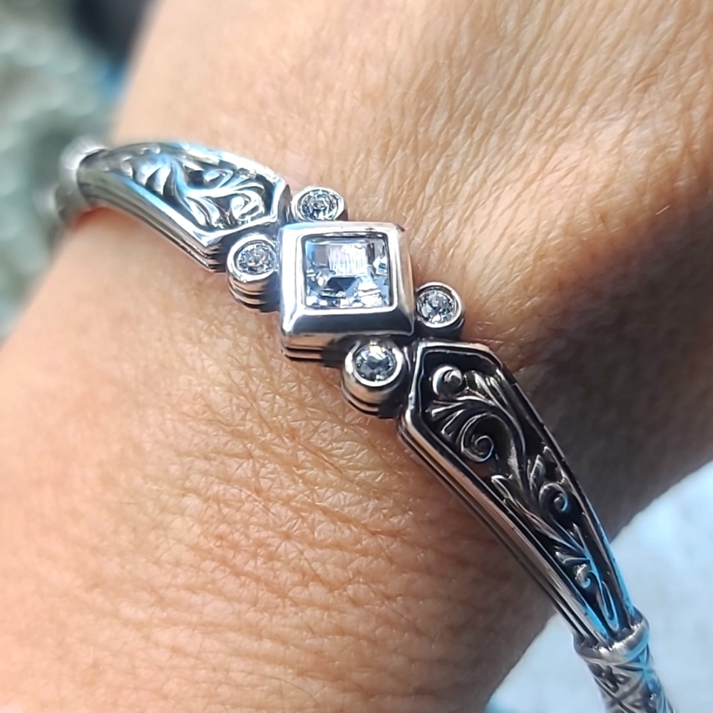 $58 Brighton "ZOE Collection" Art Nouveau Bangle w Scrolls & Swarovski Crystals!